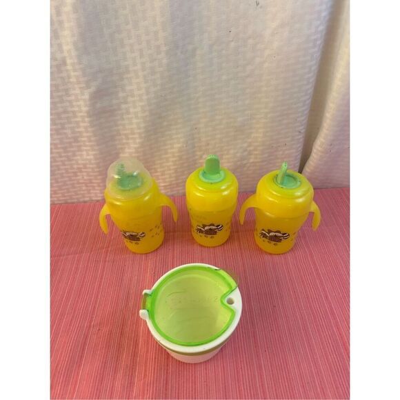 Woodland creatures sippy cups (discoloration) bonus cereal container - Picture 1 of 3